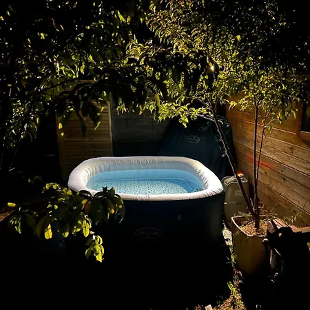 Апартаменты Entre Bordeaux Et L'atlantique Avec Jacuzzi *